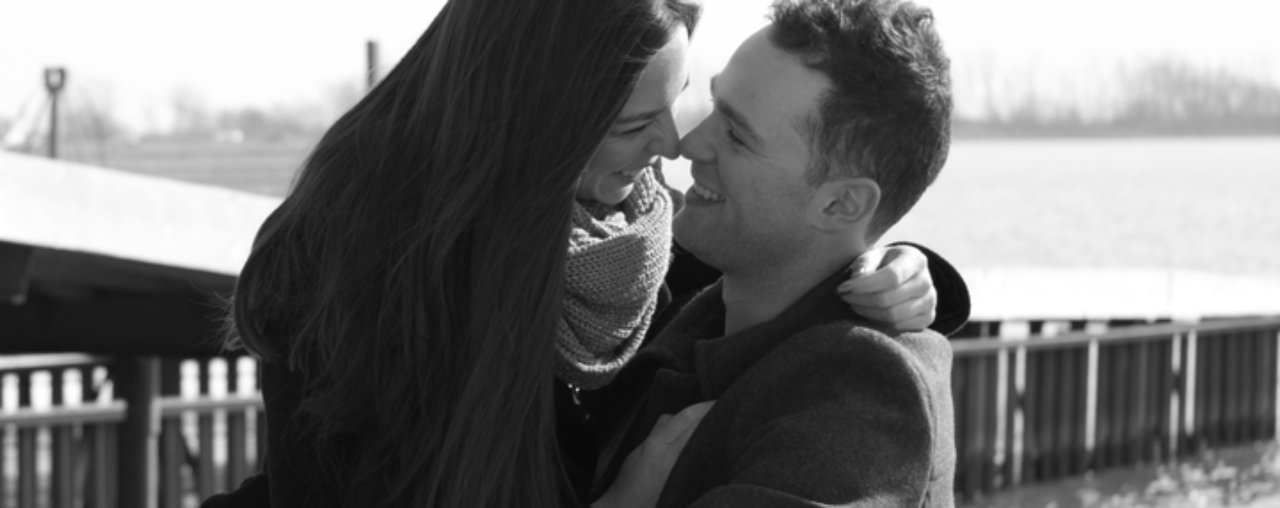 Mini Outdoor Photo Session in Black And White with Isabel & Taj at Cherry Beach Toronto